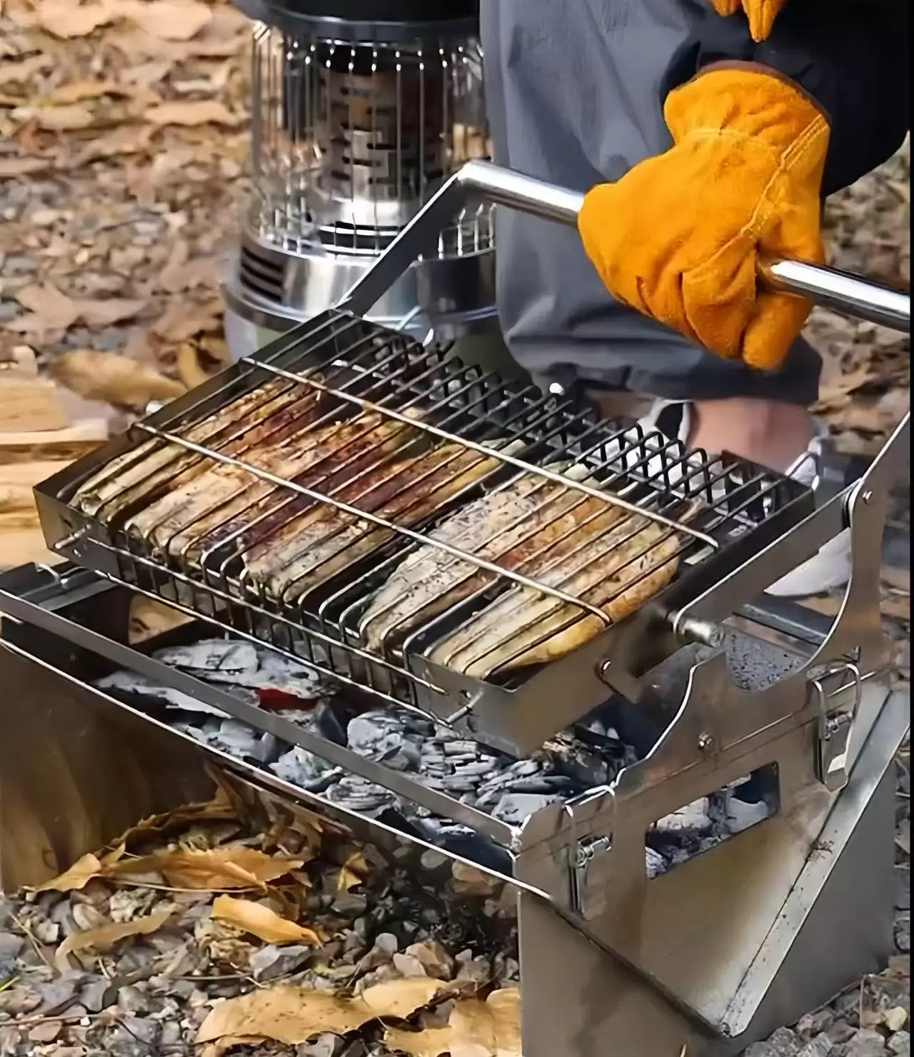 Extreem roterende opvouwbare houtskoolgrill