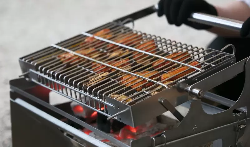 Draaibaar barbecue-rek