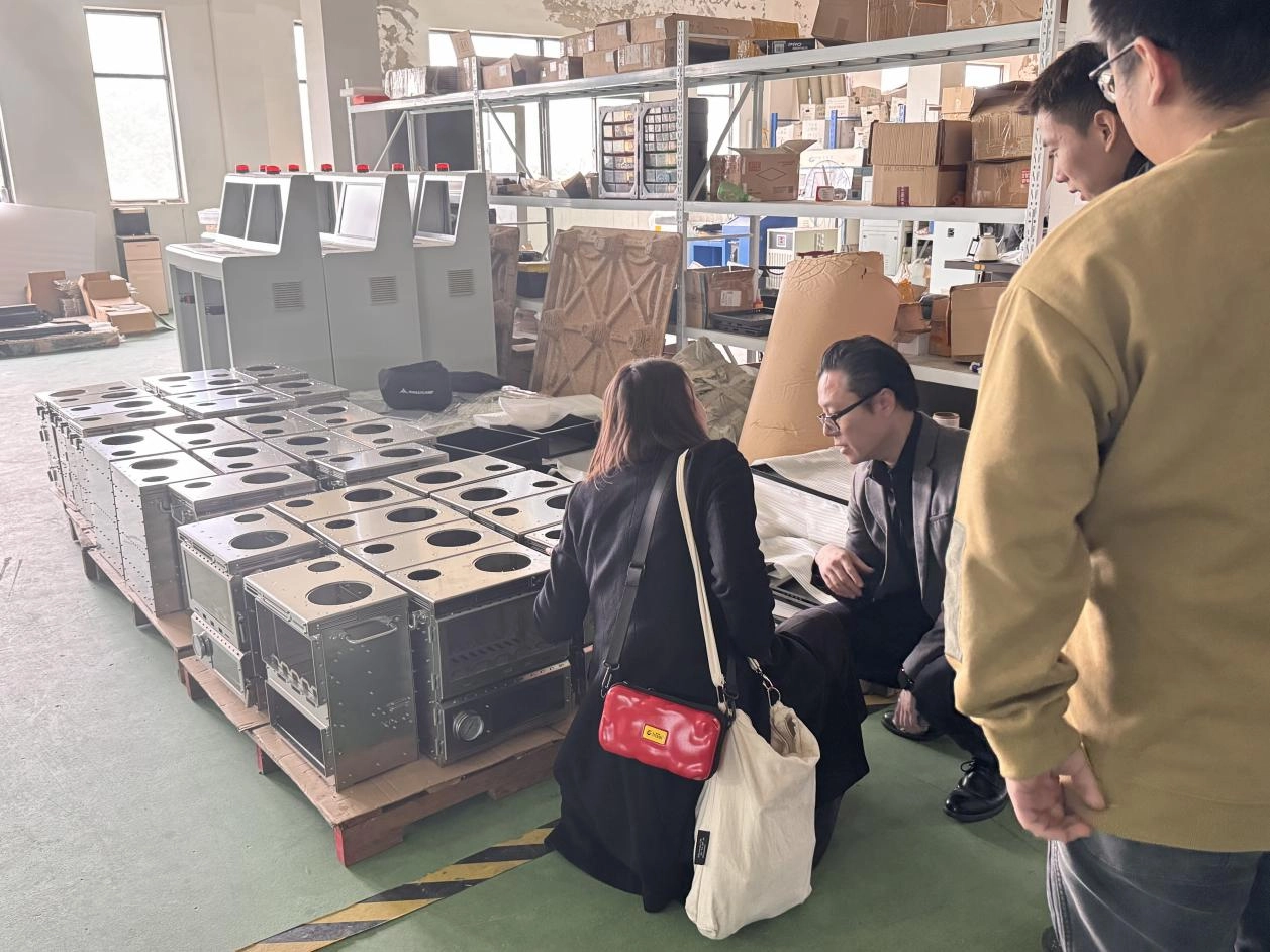 Delegatie van Canadese outdoormerken bezoekt Tuoshenghe Delegatie van Canadese outdoormerken bezoekt Tuoshenghe